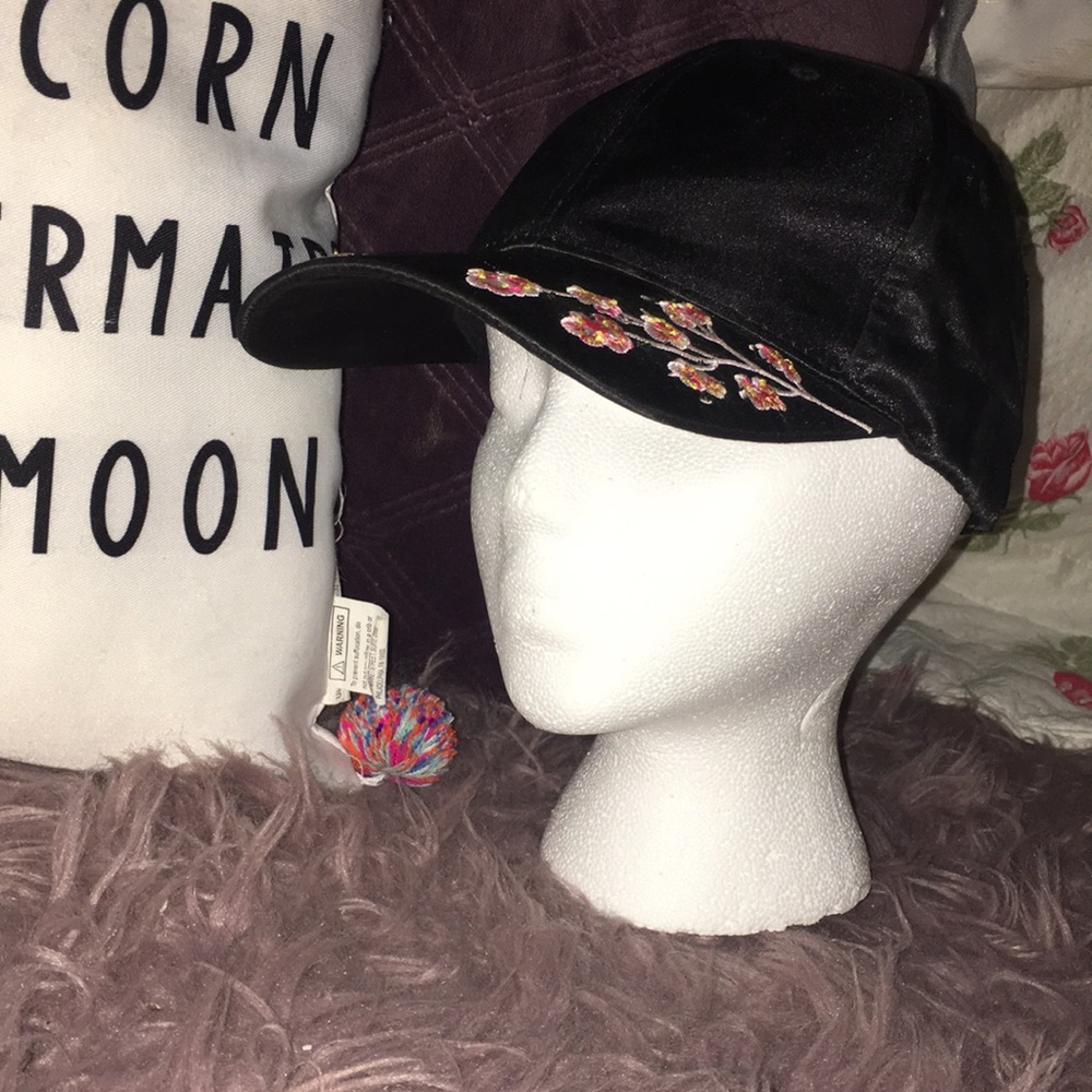 Black snap back 100%satin